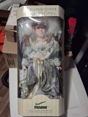 Green & Gold Victorian Connoisseur Fashion Doll